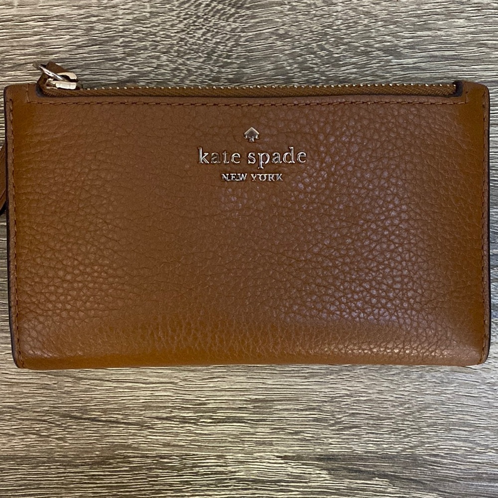 KATE SPADE Jackson Small Slim Bifold Wallet